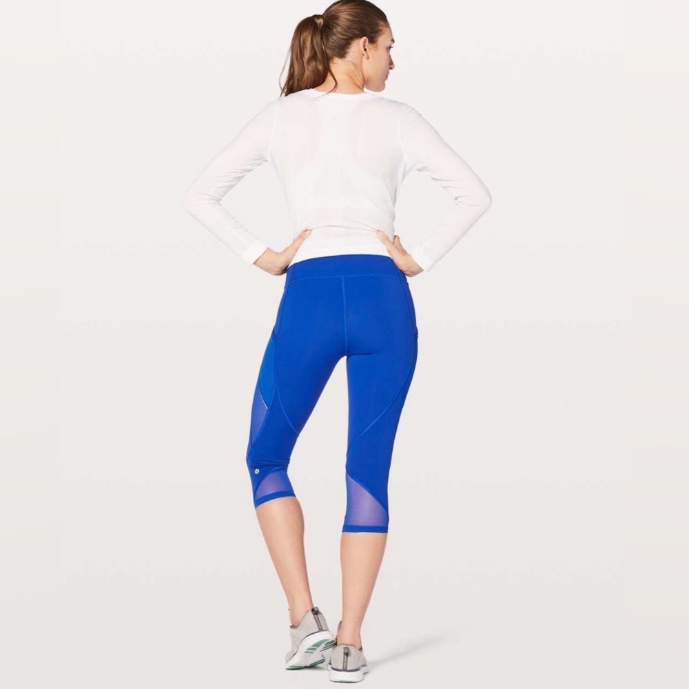 Lululemon Fast as Light Crop in Jetstream - Size 2 - Picture 3 of 6
